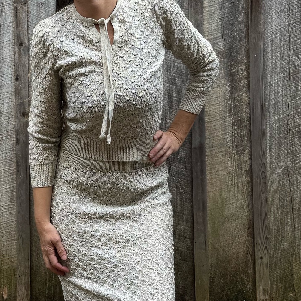 VTG Textured Knit Skirt Set In A Cool Cream Color